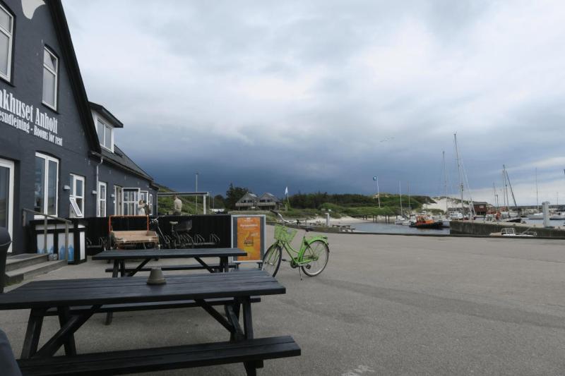 b26_anholt_so_far_029