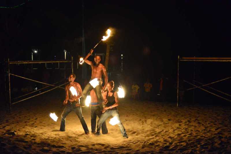 efate_port_vila_firedance_0471