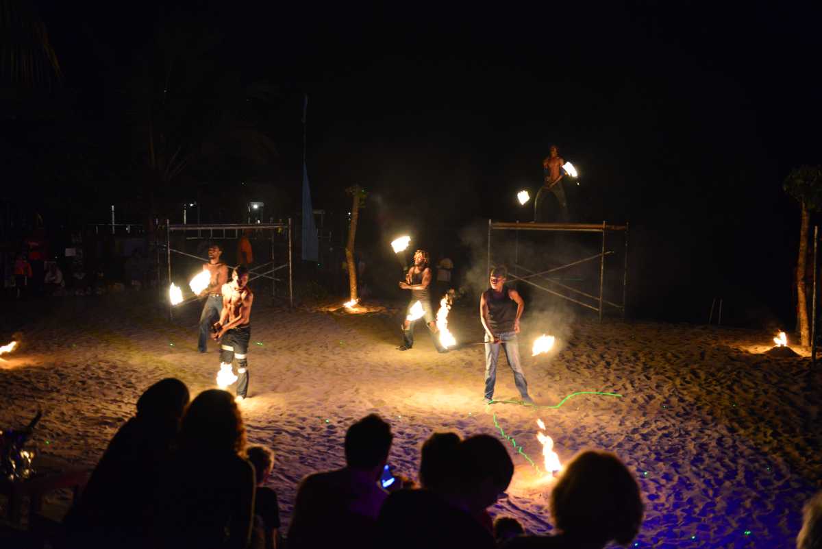 efate_port_vila_firedance_0006