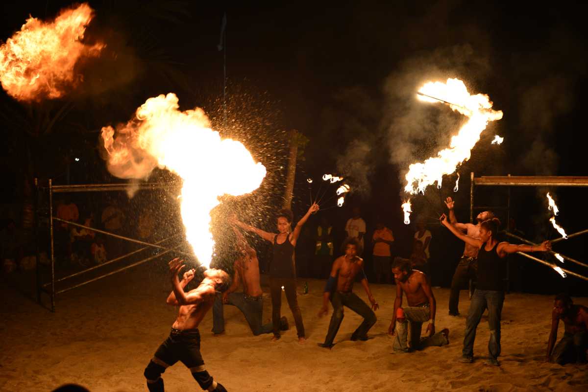 efate_port_vila_firedance_0176