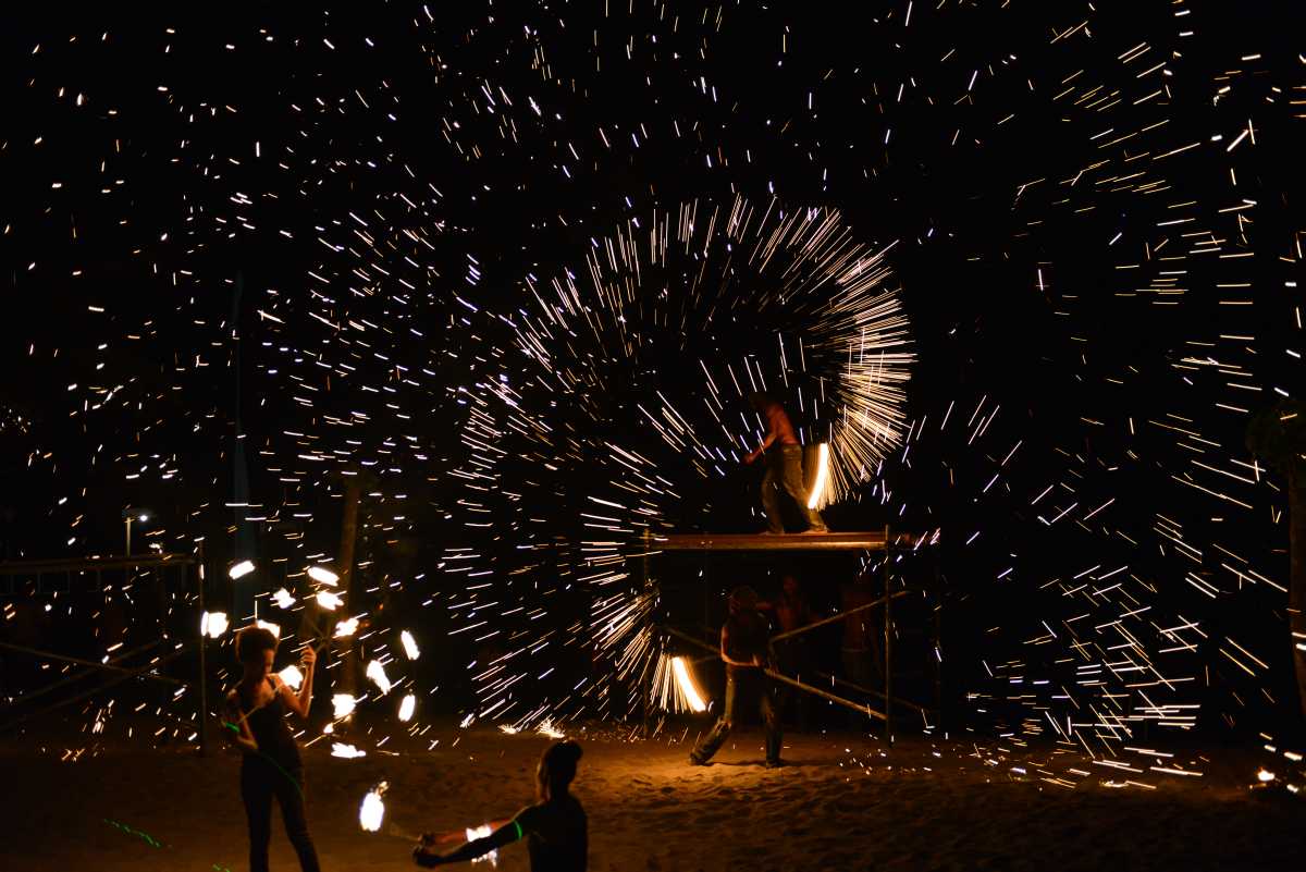efate_port_vila_firedance_0301