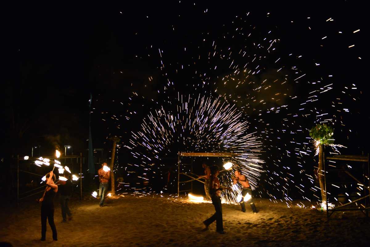efate_port_vila_firedance_0336