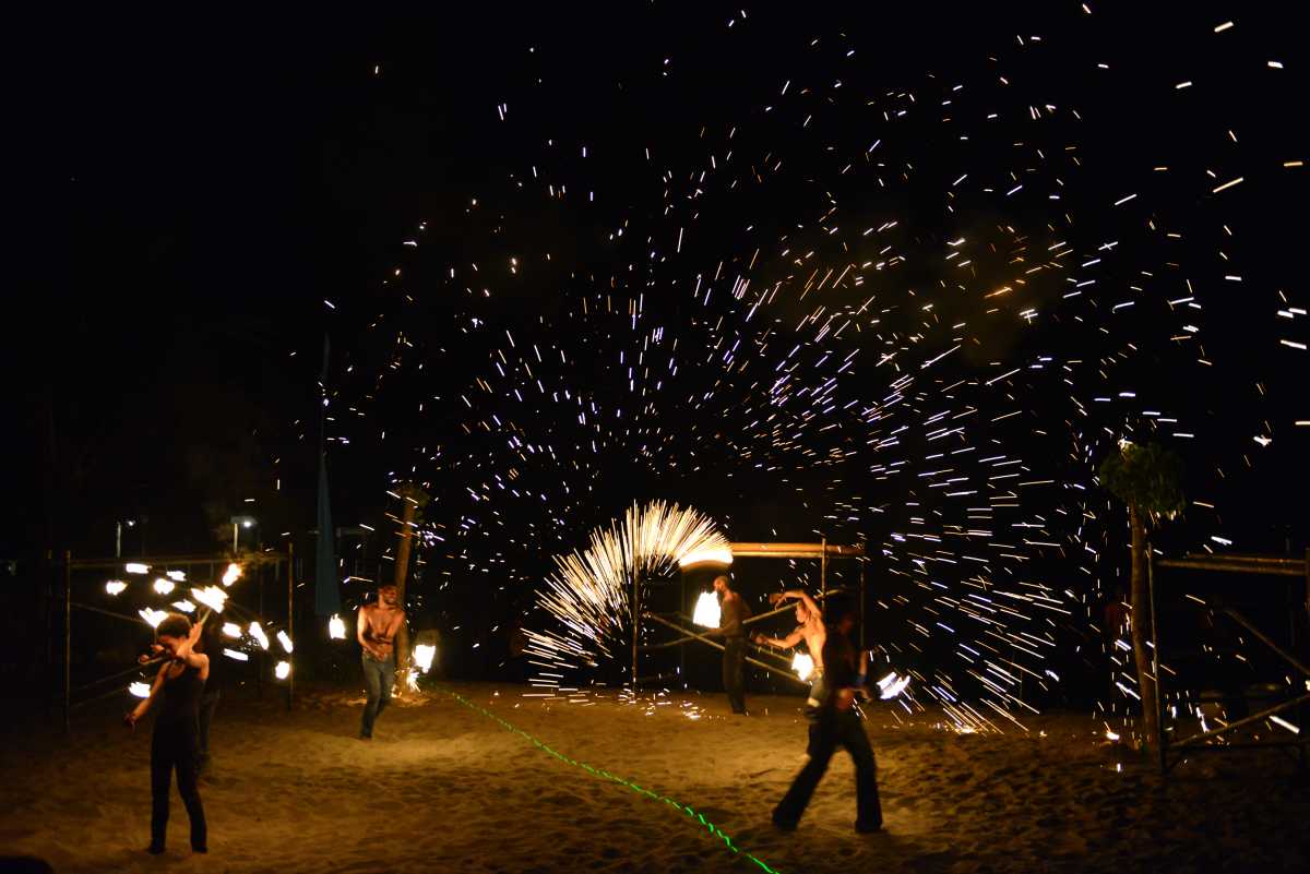 efate_port_vila_firedance_0341