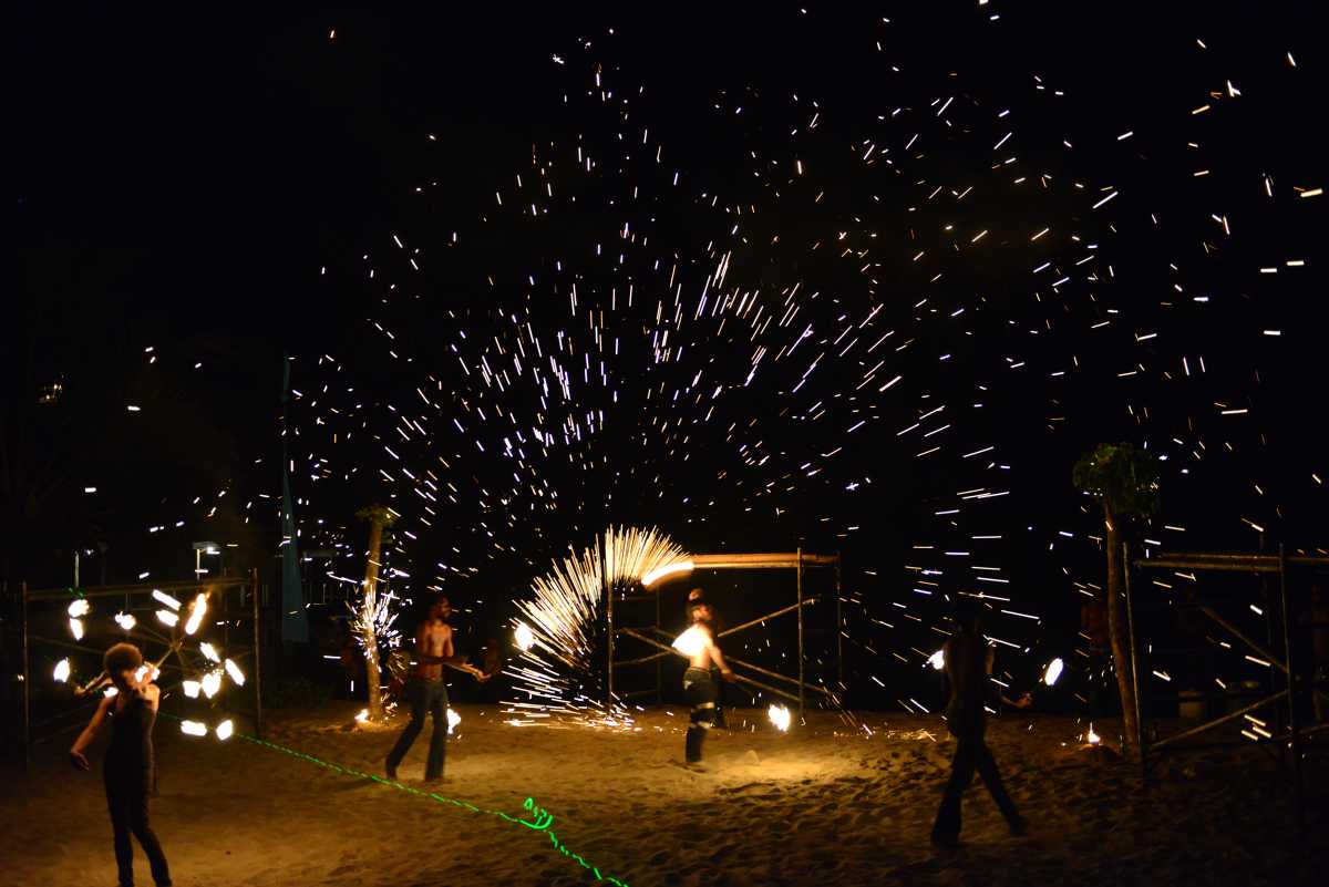 efate_port_vila_firedance_0346