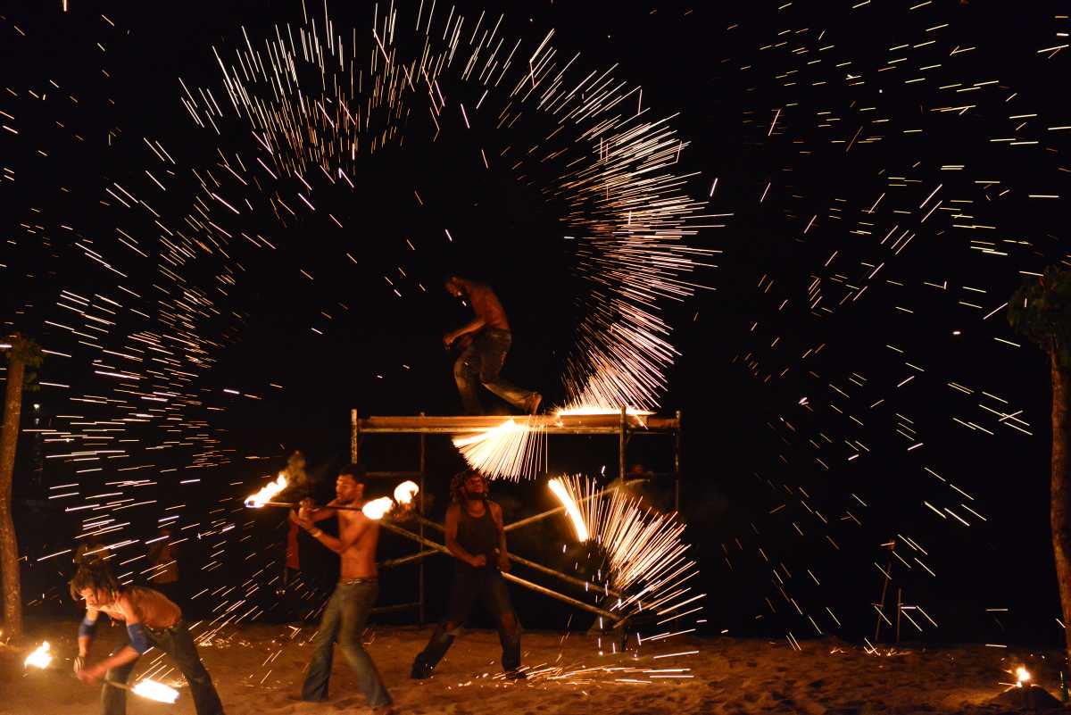 efate_port_vila_firedance_0446