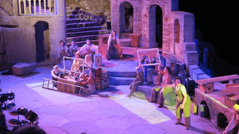 minack_theater_mrs_bensons_beetle_015