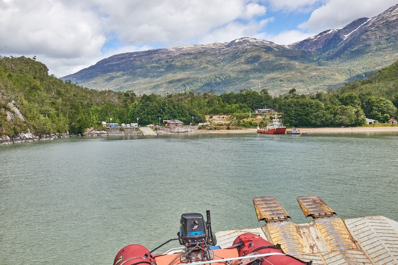 ferry_puerto_yungay_049