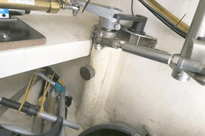 hornet_33_boatjobs_04_003