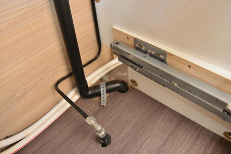 ducato_knaus_wohnmobil_grauwasser_tank_008