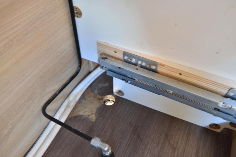 ducato_knaus_wohnmobil_grauwasser_tank_010