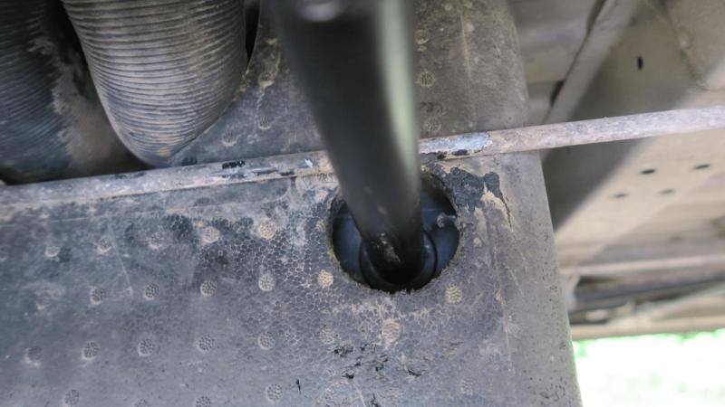 ducato_knaus_wohnmobil_grauwasser_tank_024