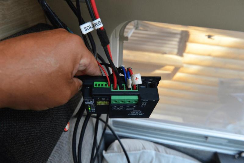 wohnmobil_solaranlage_alden_knaus_dometic_004