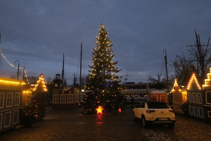 weihnachtsmarkt_leer_015