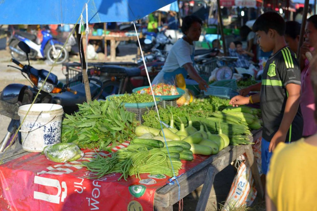 nai_yang_beach_market_0011